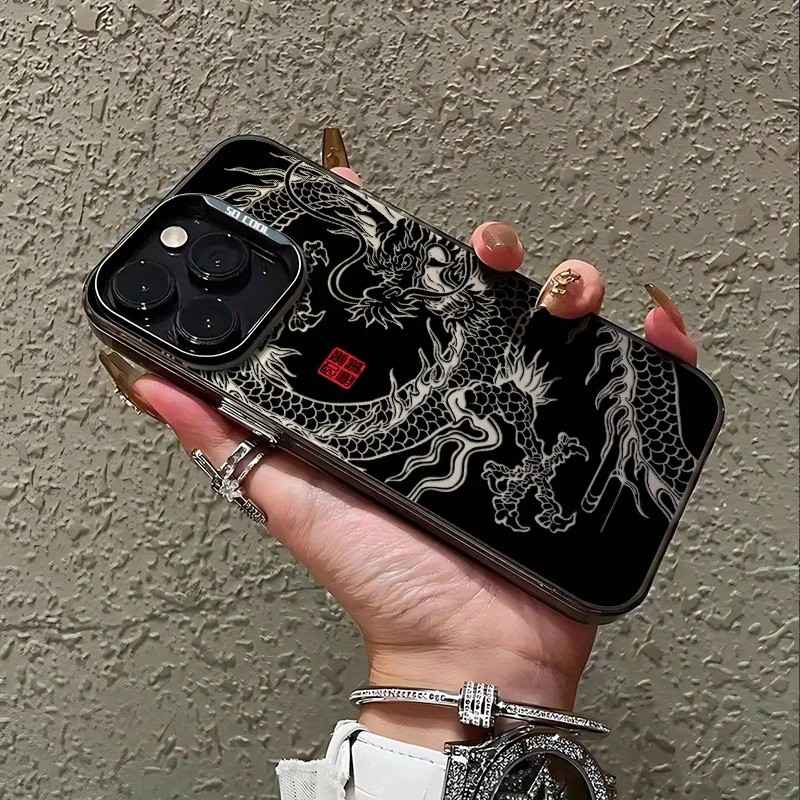 Capa iPhone Dragão: Proteção e Estilo!