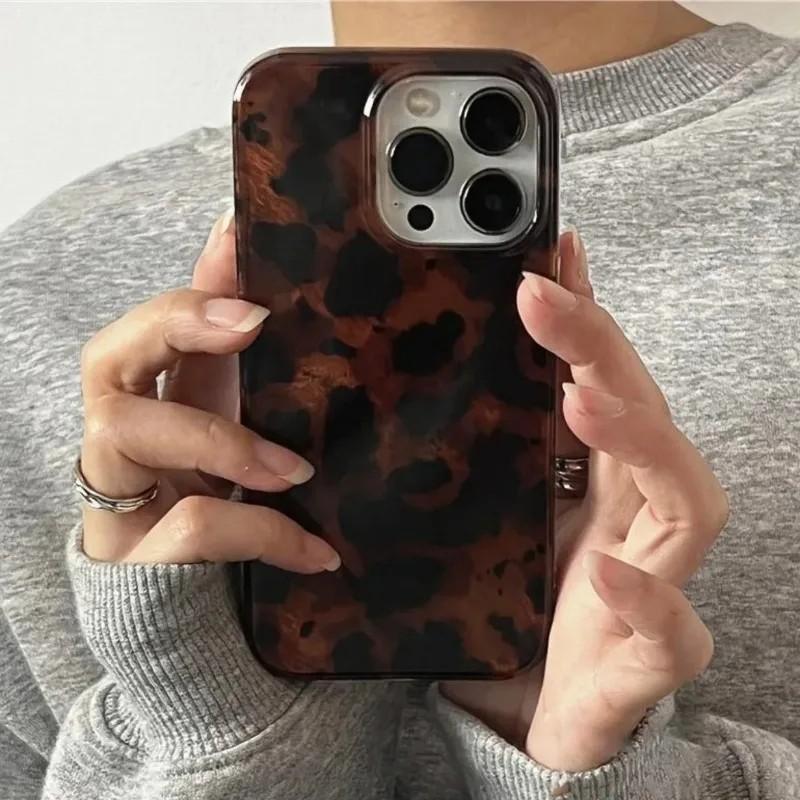 Capa iPhone Estampada Onça: Estilo e Proteção!