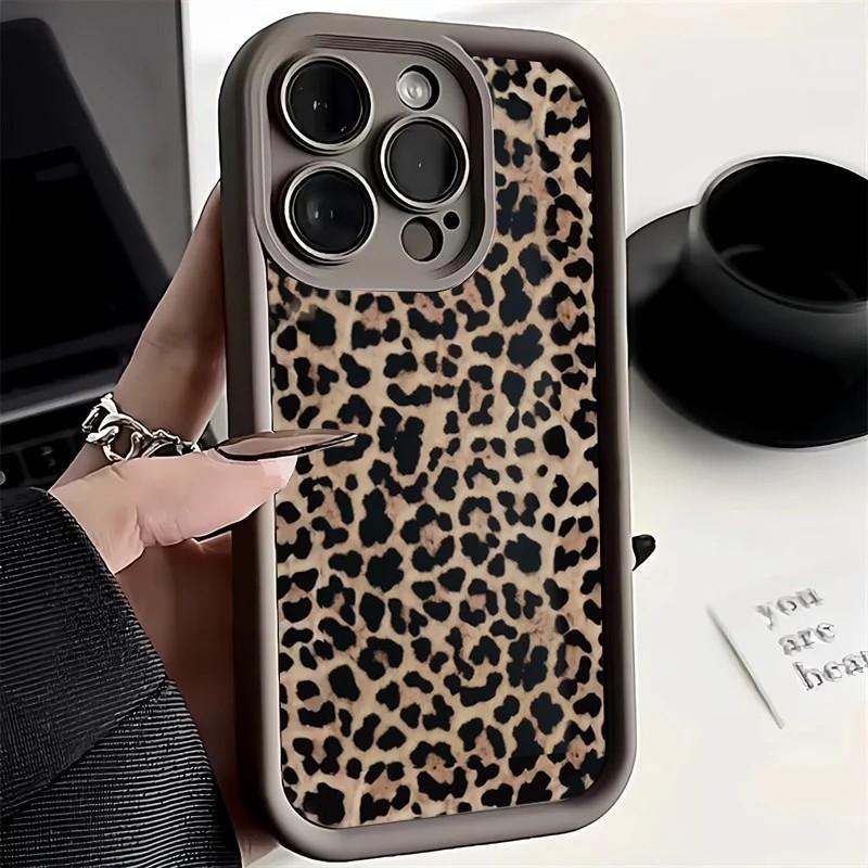 Capa iPhone: Estilo Leopardo Marrom e Proteção!