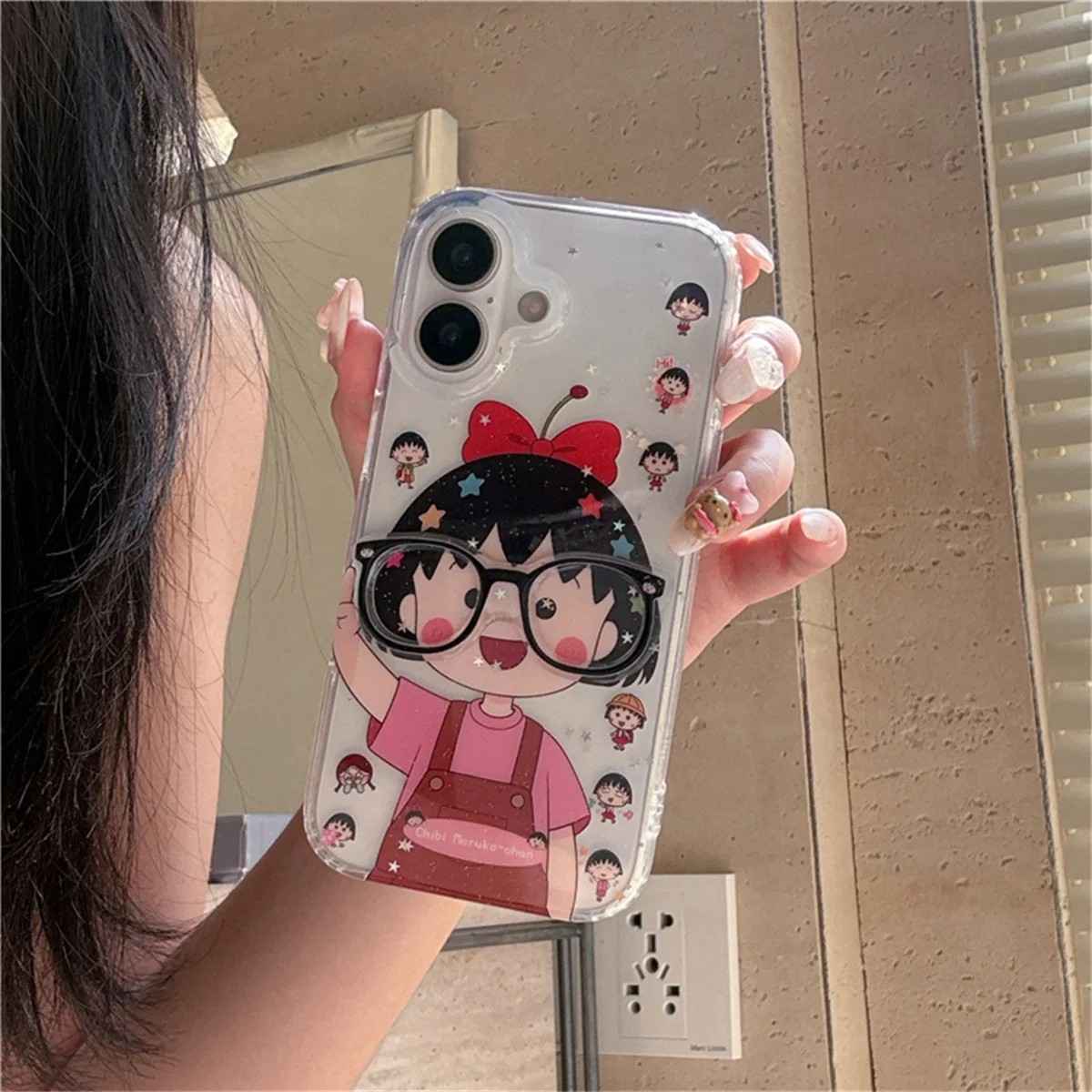 Capa iPhone: Menina de Óculos Kawaii