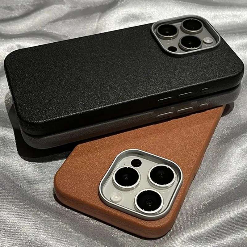 Capa iPhone: Proteção Premium em Couro Fosco