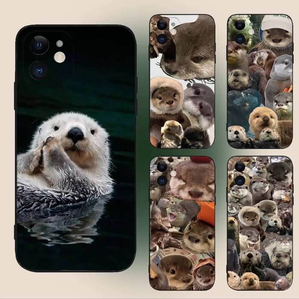 Capinha de Celular Lontra Fofa para iPhone