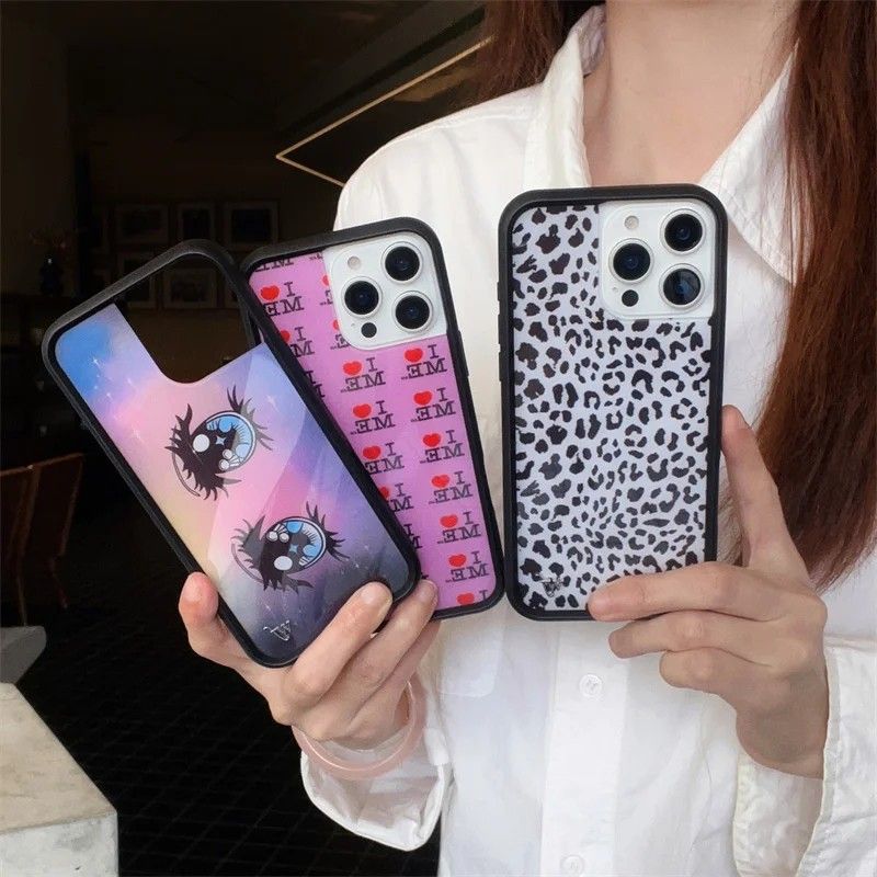 Capinha iPhone 3D Floral: Estilo e Proteção!