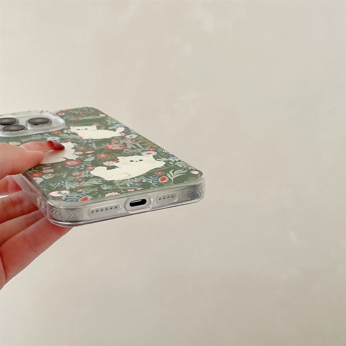 Capinha iPhone: Ovelha Floral e Morango 🍓