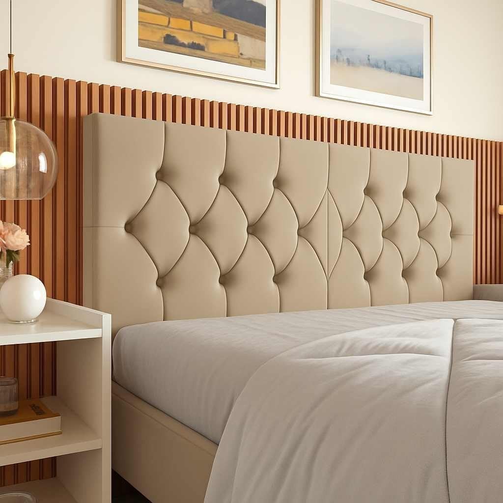 Cabeceira Estofada Queen Capitonê em Suede Areia - Design Moderno com Fixação na Parede