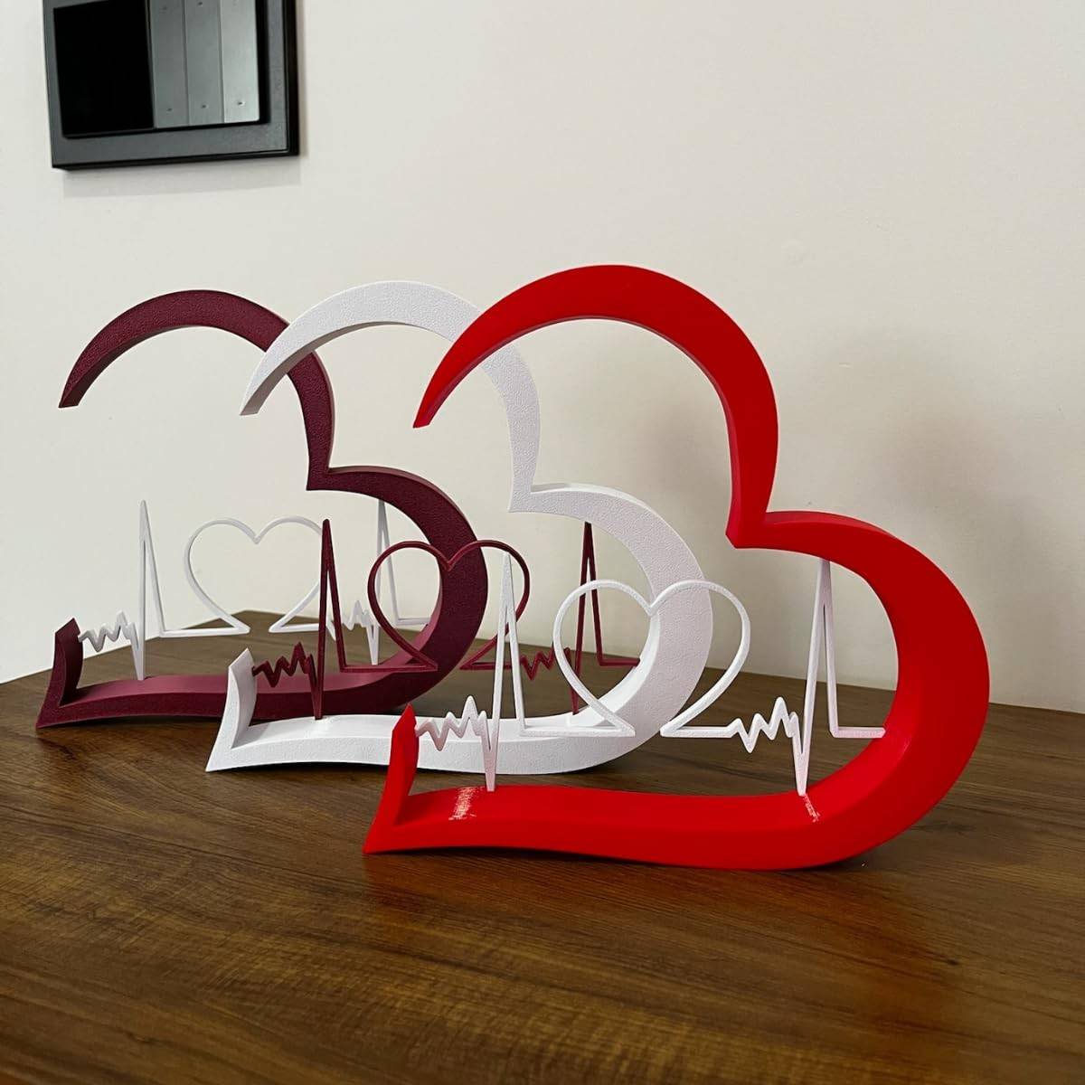 Coração Decorativo Batom Vermelho com Design Cardíaco Moderno - Presente Romântico Ideal