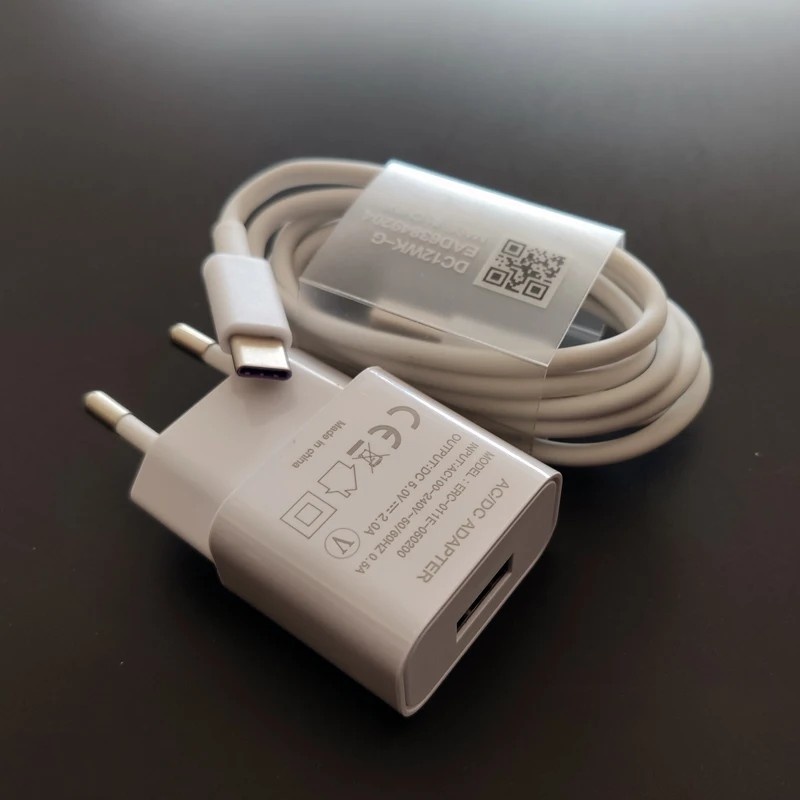 Carregador Turbo Sony: Carga Rápida e Cabo USB