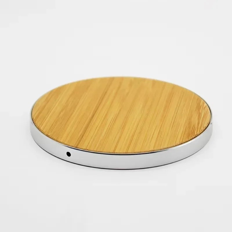 Carregador Wireless de Madeira 10W: Carregue com Estilo!
