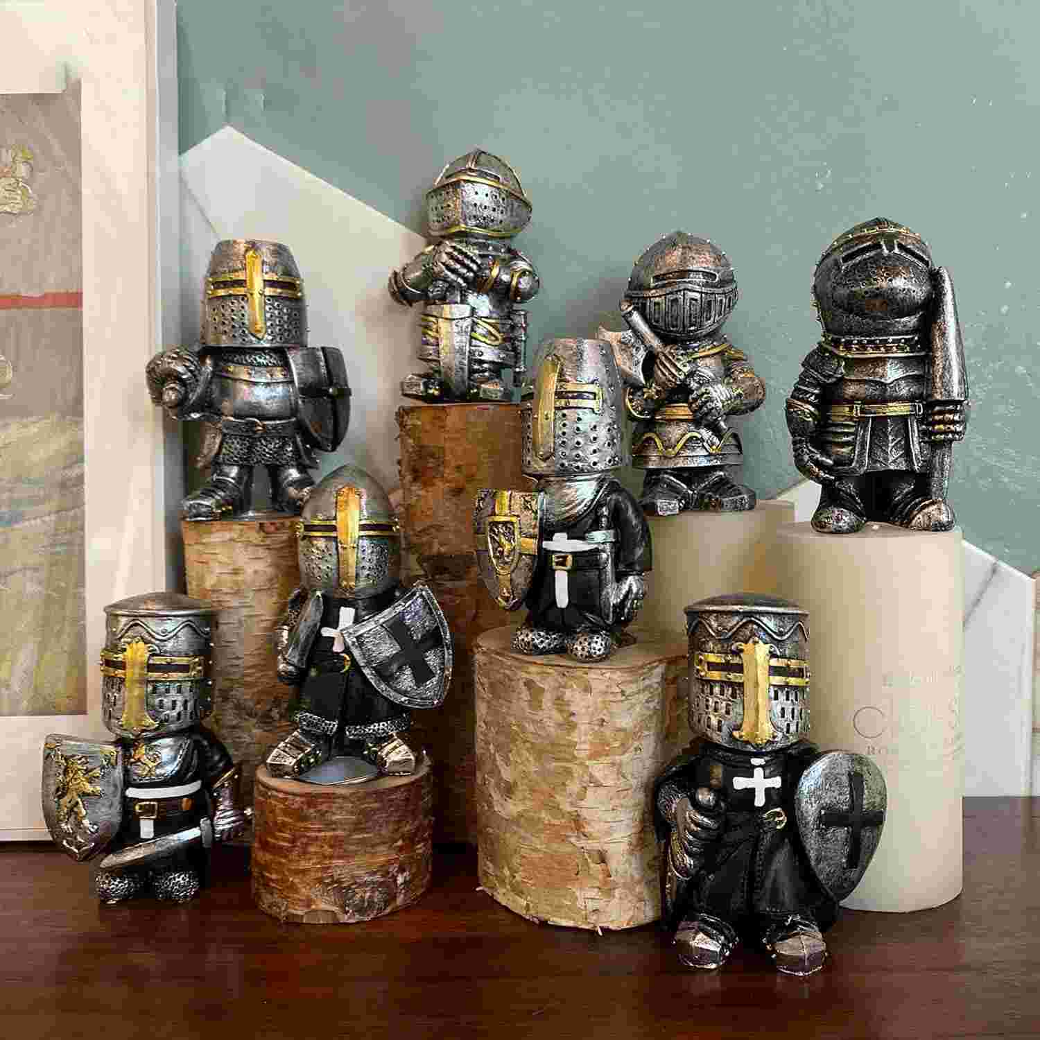 Conjunto de 8 Gnomos de Jardim Medieval - Estátuas de Cavaleiros em Resina para Decoração Externa