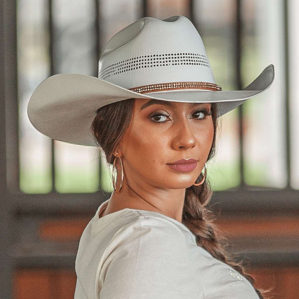 Chapéu Country Branco: Brilho e Estilo Americano!