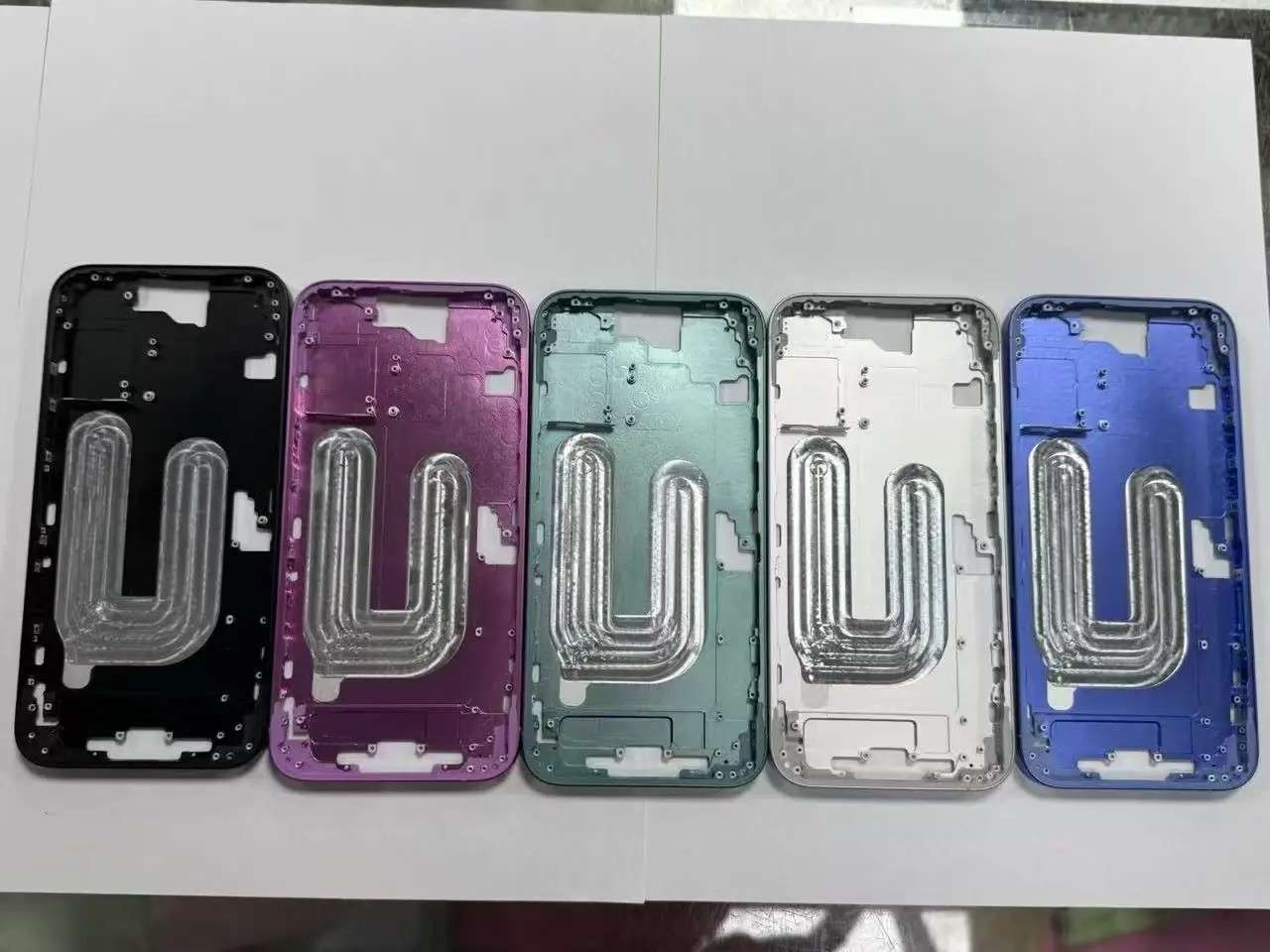 Chassi iPhone 16: Peça de Reparo Essencial