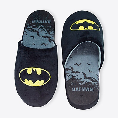 Chinelo Batman Core: Conforto Heroico!