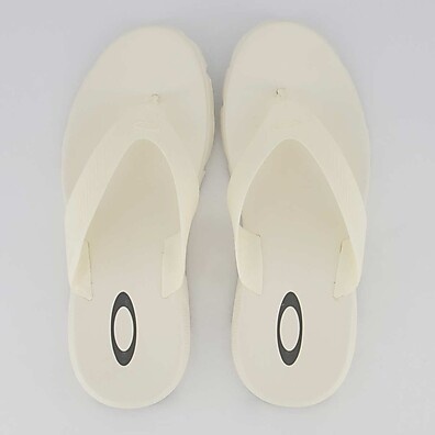 chinelo-oakley-banks-off-white-conforto-e-estilo