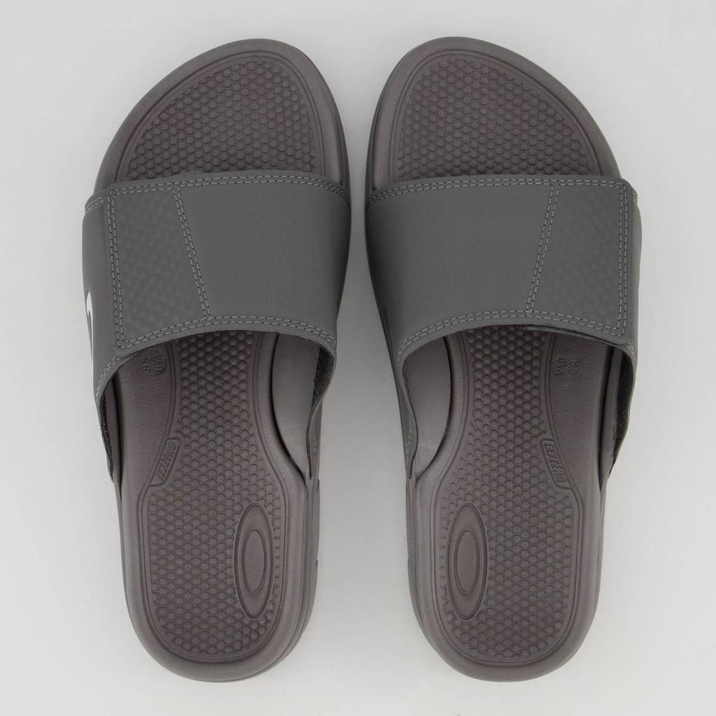Chinelo Oakley Break: Conforto e Estilo!