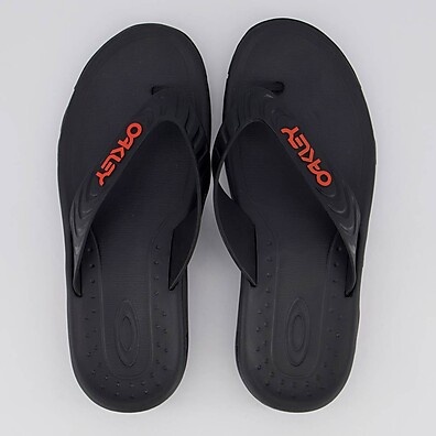 Chinelo Oakley Crowd B1B: Conforto e Estilo