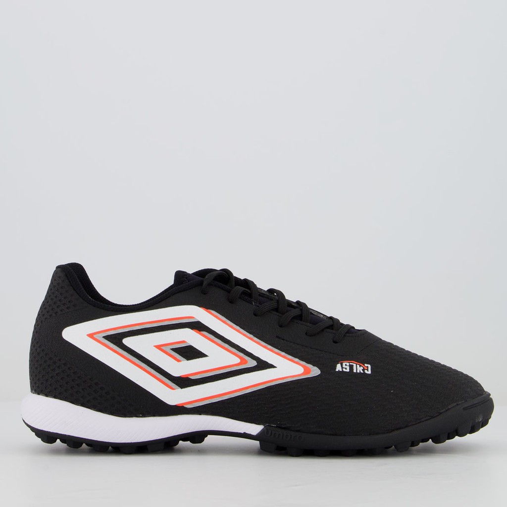 Chuteira Umbro Astro Club Society: Domine a Society!