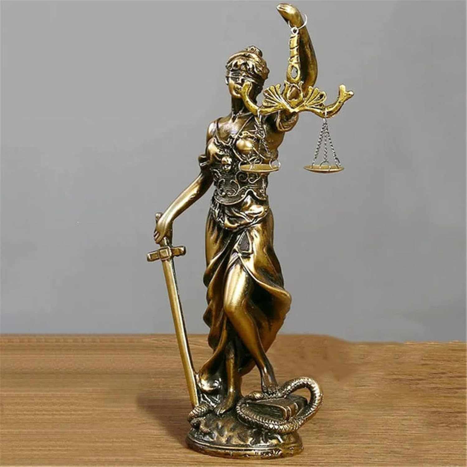 Estátua da Deusa da Justiça - Design Clássico Grego para Escritório, Mesa e Jardim | Escultura Artesanal em Resina (11,4 x 6,9 x 28,4 cm)