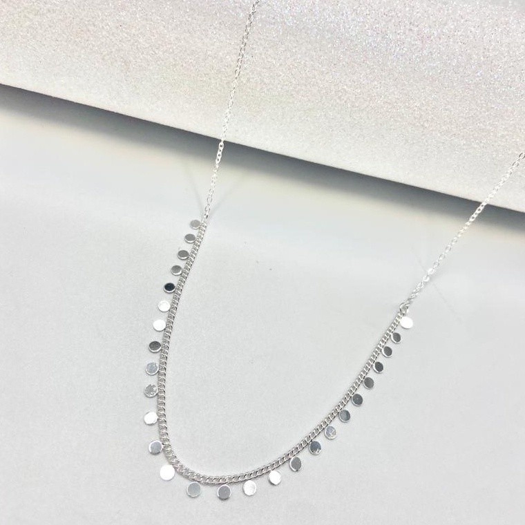 Colar Choker de Prata Folheada com Gotas: Elegância e Estilo