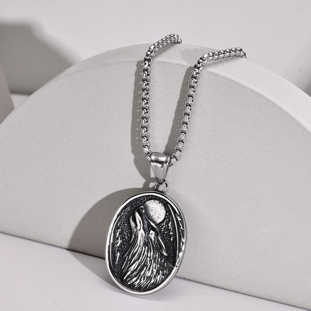 Colar Viking Lobo: A Joia Masculina que Impressiona
