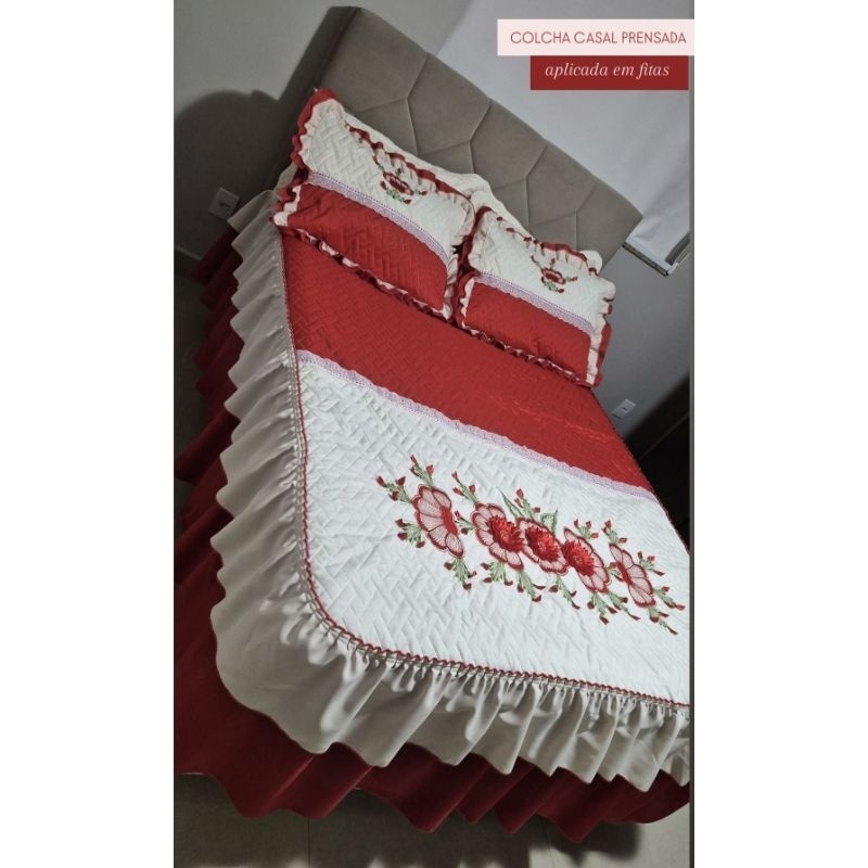Colcha Matelada Bordada em Fitas de Cetim – Conforto e Elegância para Seu Quarto