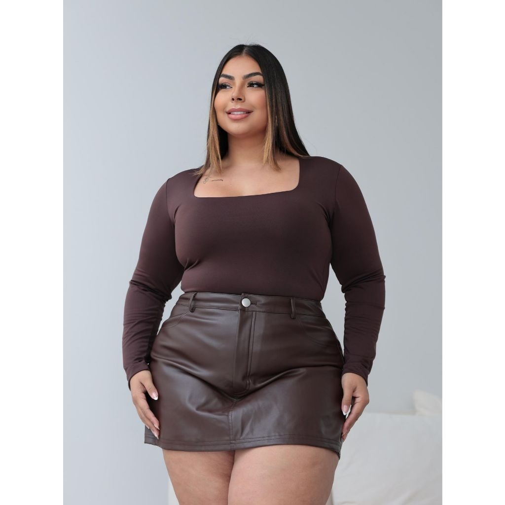 Body Plus Size Manga Longa Decote Quadrado: Elegância e Conforto