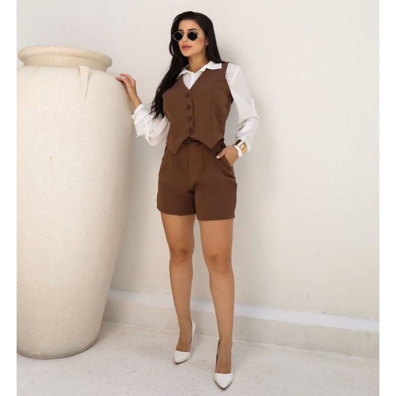 Colete Alfaiataria Feminino com Gola V: Elegância e Conforto