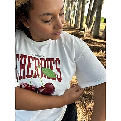 Camiseta Cereja: Estilo & Conforto 🍒