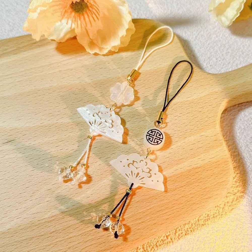 Cordão de Celular Trevo: Elegância Chinesa