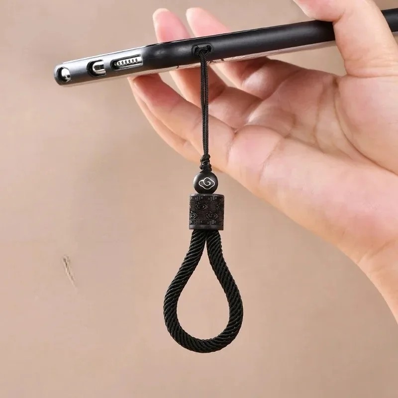Cordão de Pulso Lanyard: Praticidade para Chaves e Celular