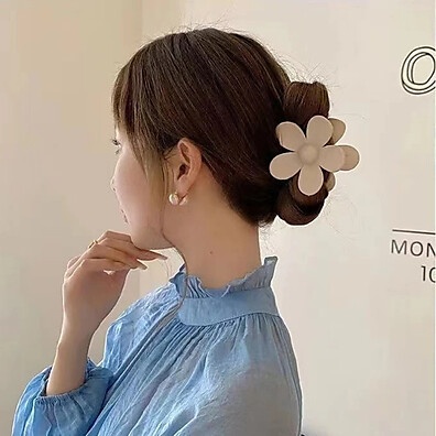Presilhas de Cabelo Florais: Elegância Coreana 🌸