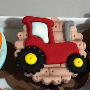 Cortador Trator Fazendinha: Crie Doces e Biscuits com Estilo!