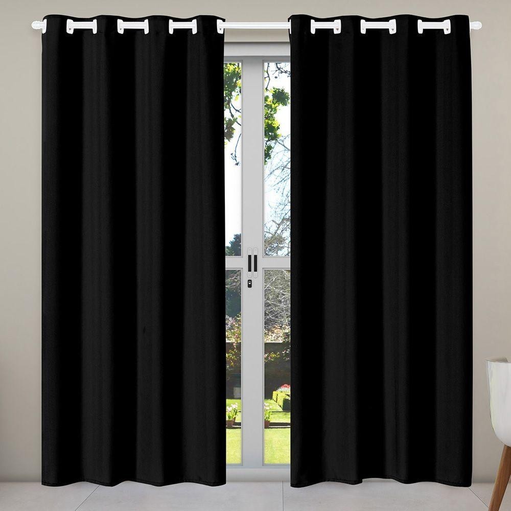 Cortina Porta Balcão 2,80m: Elegância em Preto