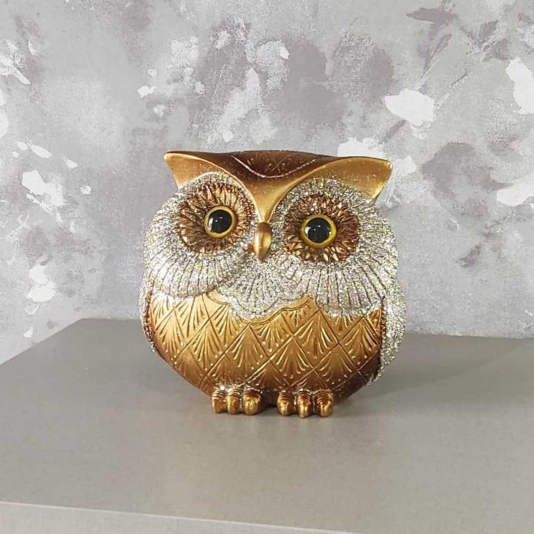 Coruja Decorativa em Resina com Base de Vidro - Simbolo de Sabedoria e Estilo para Ambientes Inteligentes