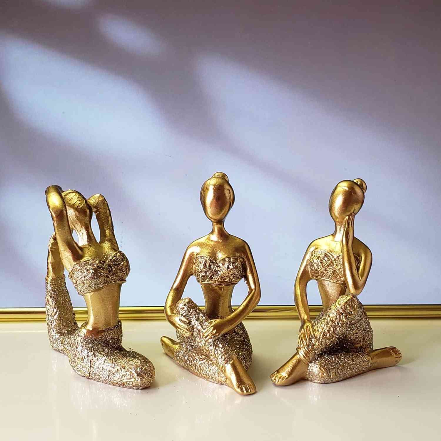 Kit 3 Mini Estátuas de Yoga Meditando em Resina Dourada com Glitter - 6cm