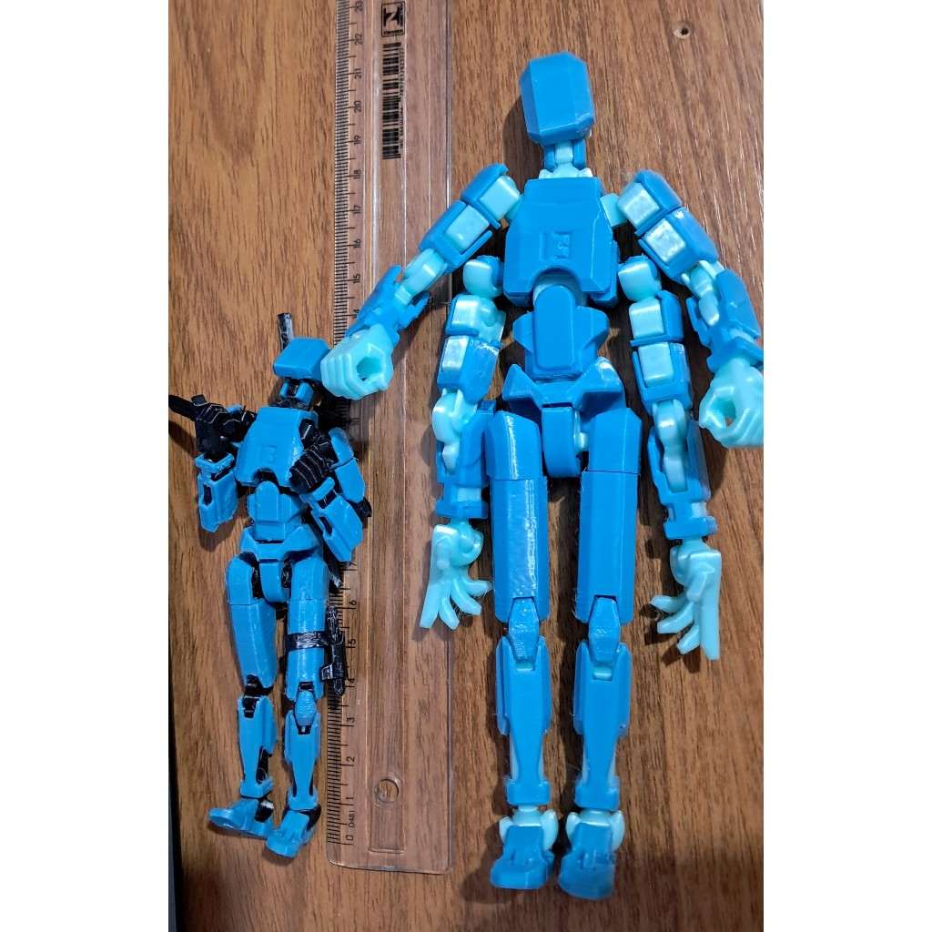 Dummy 13 20cm com 4 Braços: O Boneco de Combate Mais Realista e Divertido!