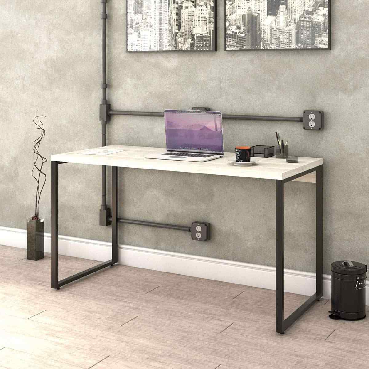 Mesa de Escritório Industrial 1,35m - Design Moderno e Resistente | Compace Kuadra