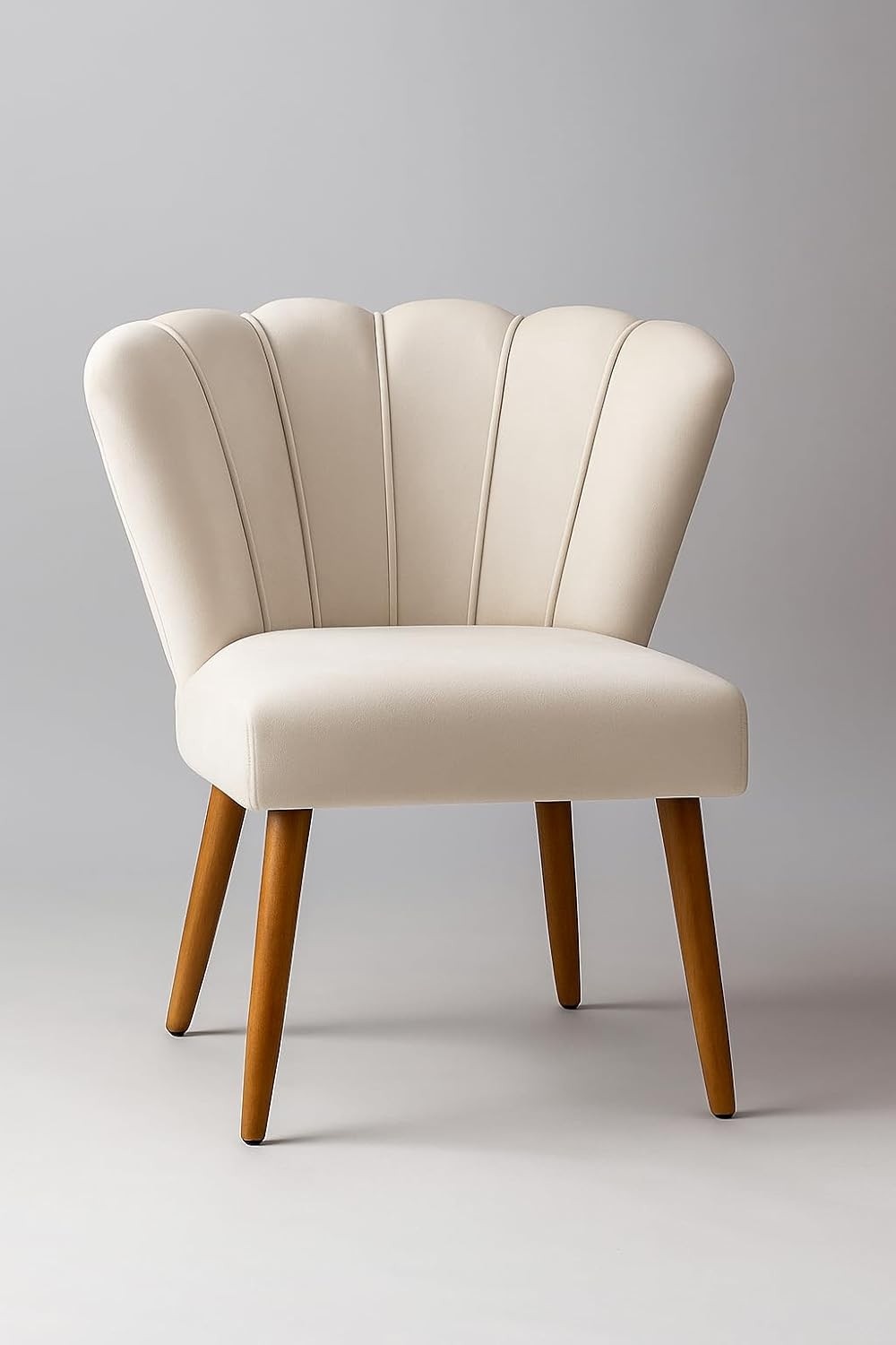 Cadeira Petala Luxuosa em Suede Bege - Conforto e Estilo para Sala e Salão