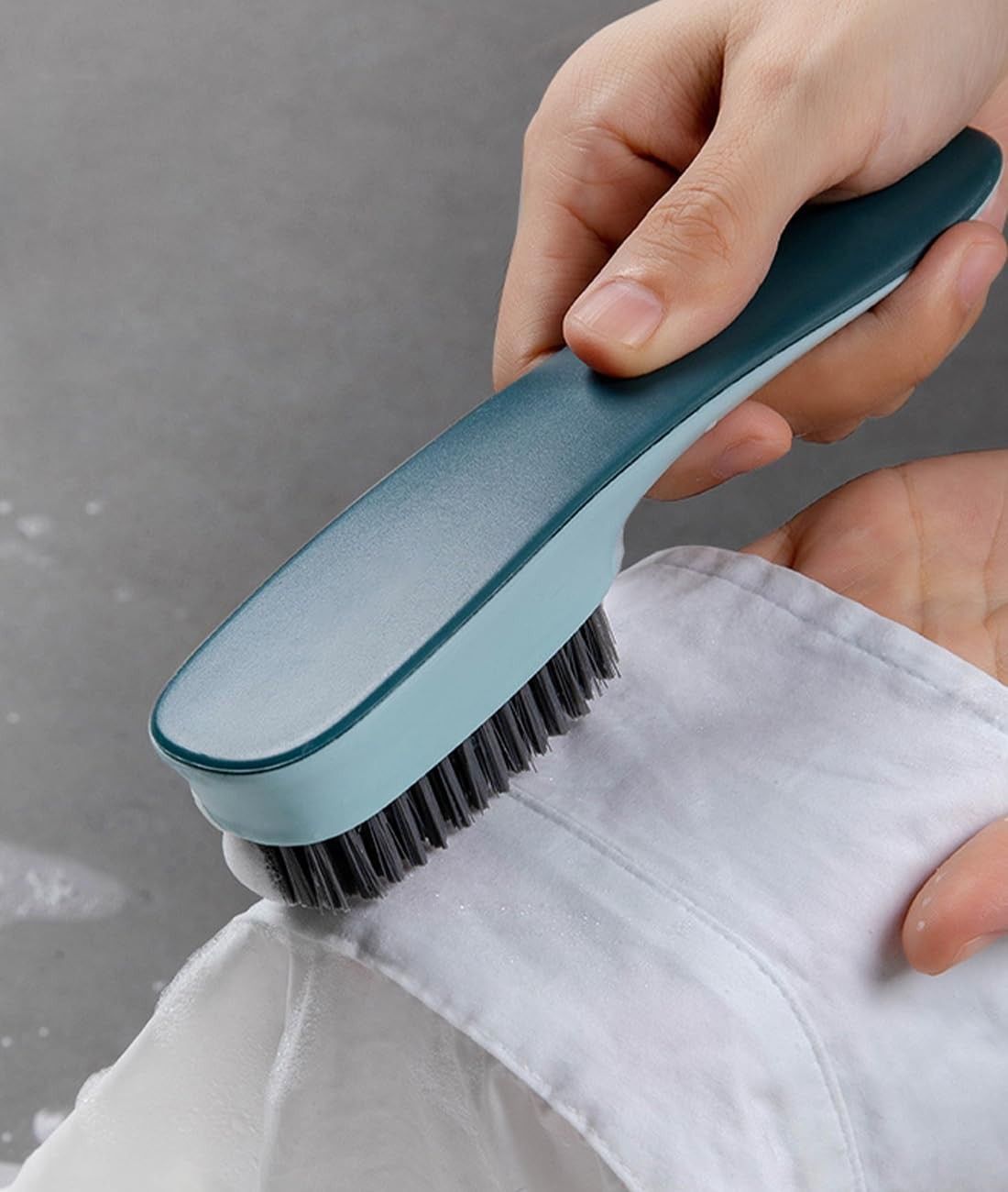 escova-com-a-sapato-pratica-para-lar-facil-o-azul-limpeza-e-de-marinho-gancho-a