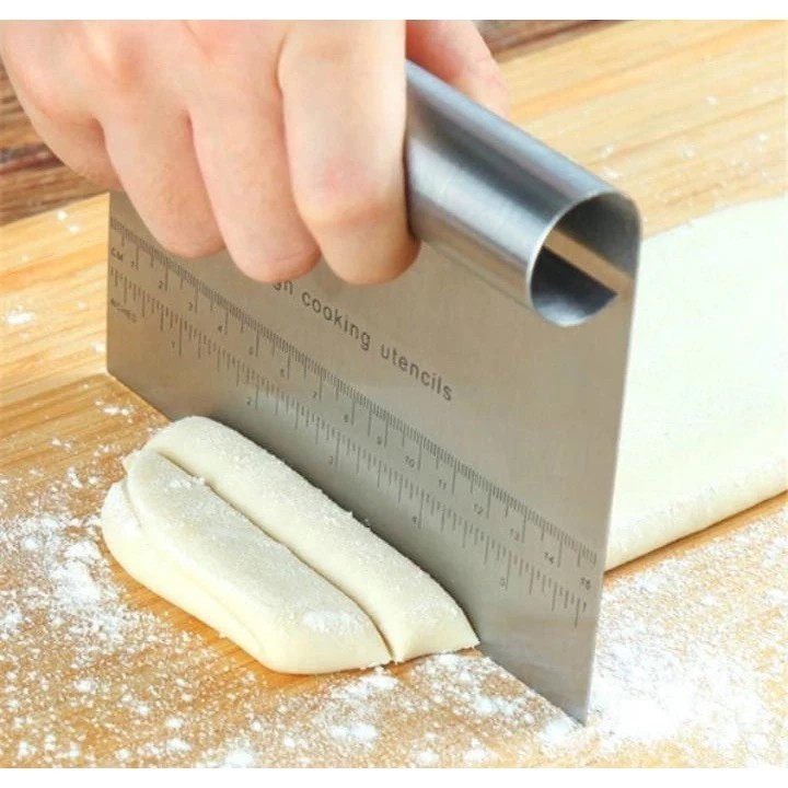 Espátula de Cozinha Inox: Corte, Raspe e Meça!