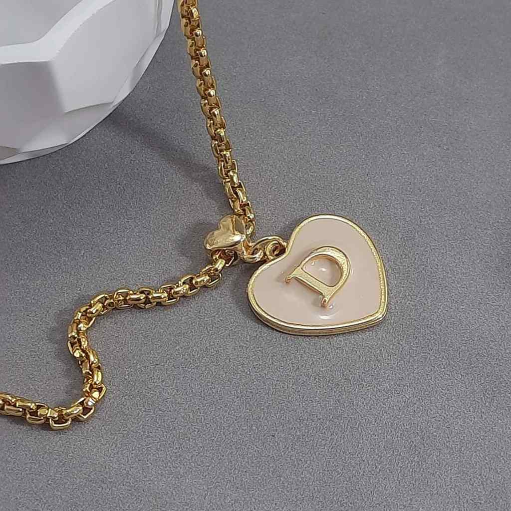 Colar Letra Inicial: Amor e Estilo!