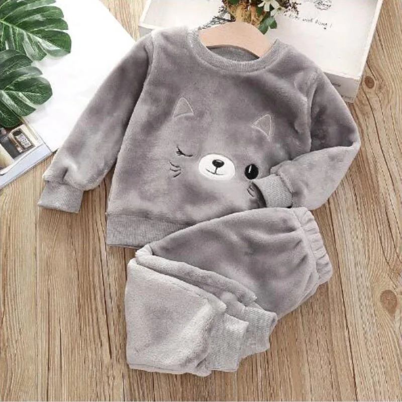 Conjunto Infantil de Inverno Pelúcia: Conforto e Estilo!