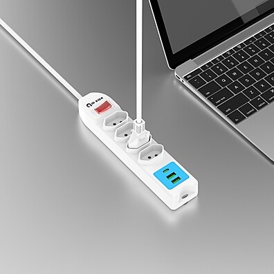 Extensão com USB: 4 Tomadas + Carregador Rápido