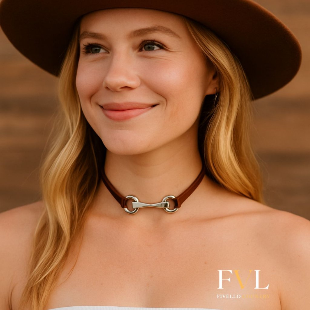 Colar Choker Country Feminino com Pingente de Cavalo e Ferradura
