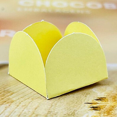 Forminhas para Doces: Ouro Queimado 4 Pétalas