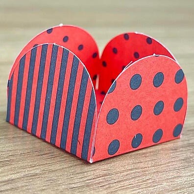 Forminhas Poá Vermelho/Preto: Decore Seus Doces!