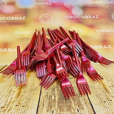 Garfo de Sobremesa Vermelho Perolado: Elegância para sua Festa!