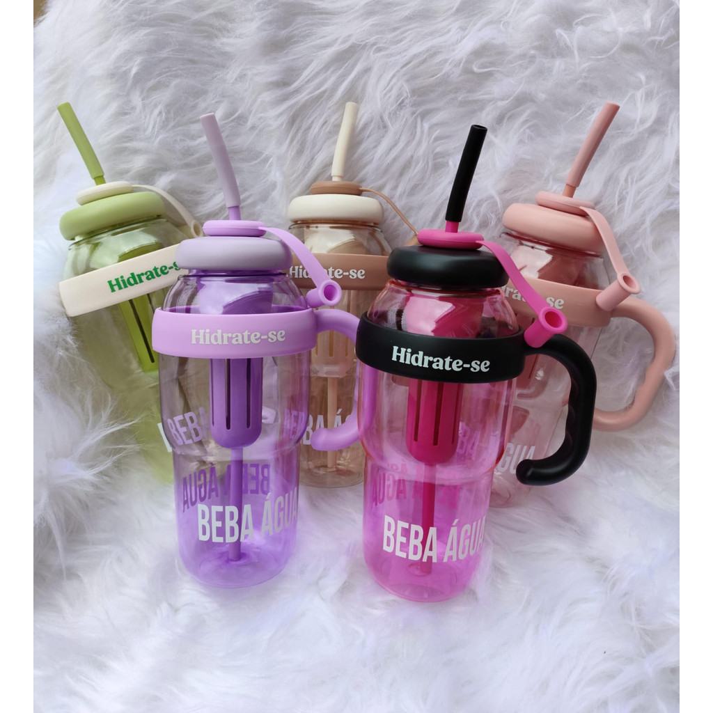 Garrafa 1350ml: Hidratação com Frutas e Canudo!