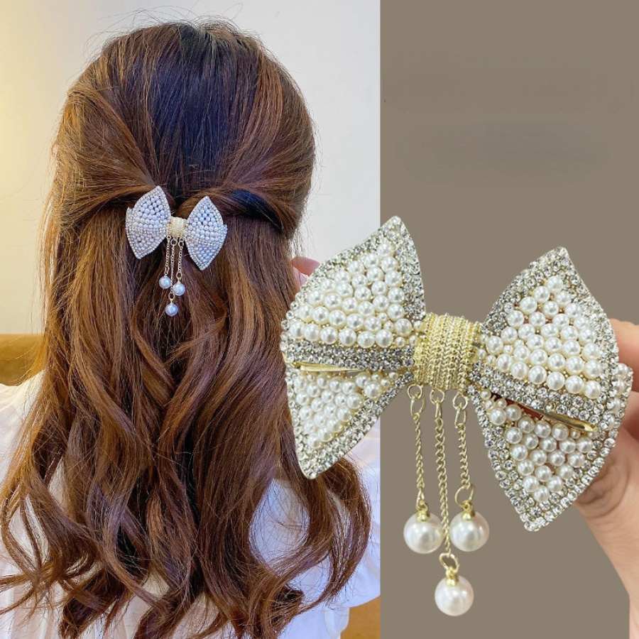 Grampo de Cabelo Pérola e Strass: Elegância Coreana para Seu Penteado