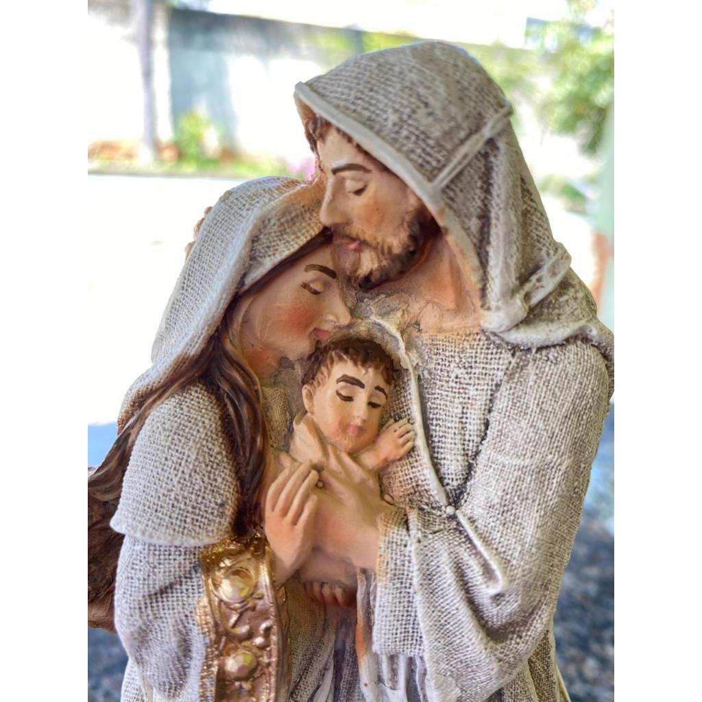 Imagem Sagrada Família 22cm: Inspire Fé e Paz em Seu Lar
