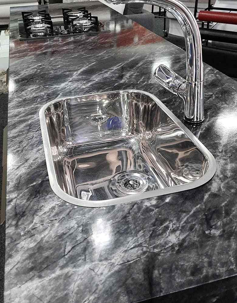 Adesivo para Pia Mármore Silver Black Impermeável - Proteção Elegante e Duradoura